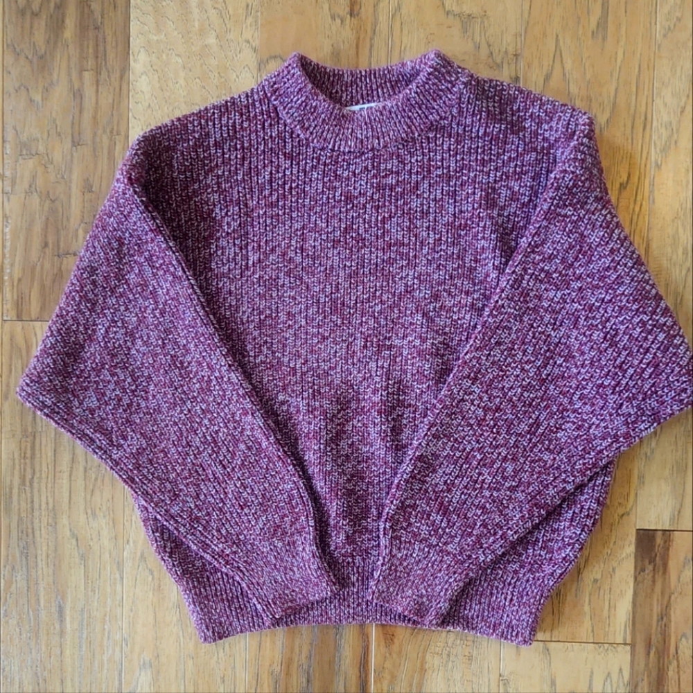 Uniqlo knitted mock neck sweater size Small. Color is marled maroon